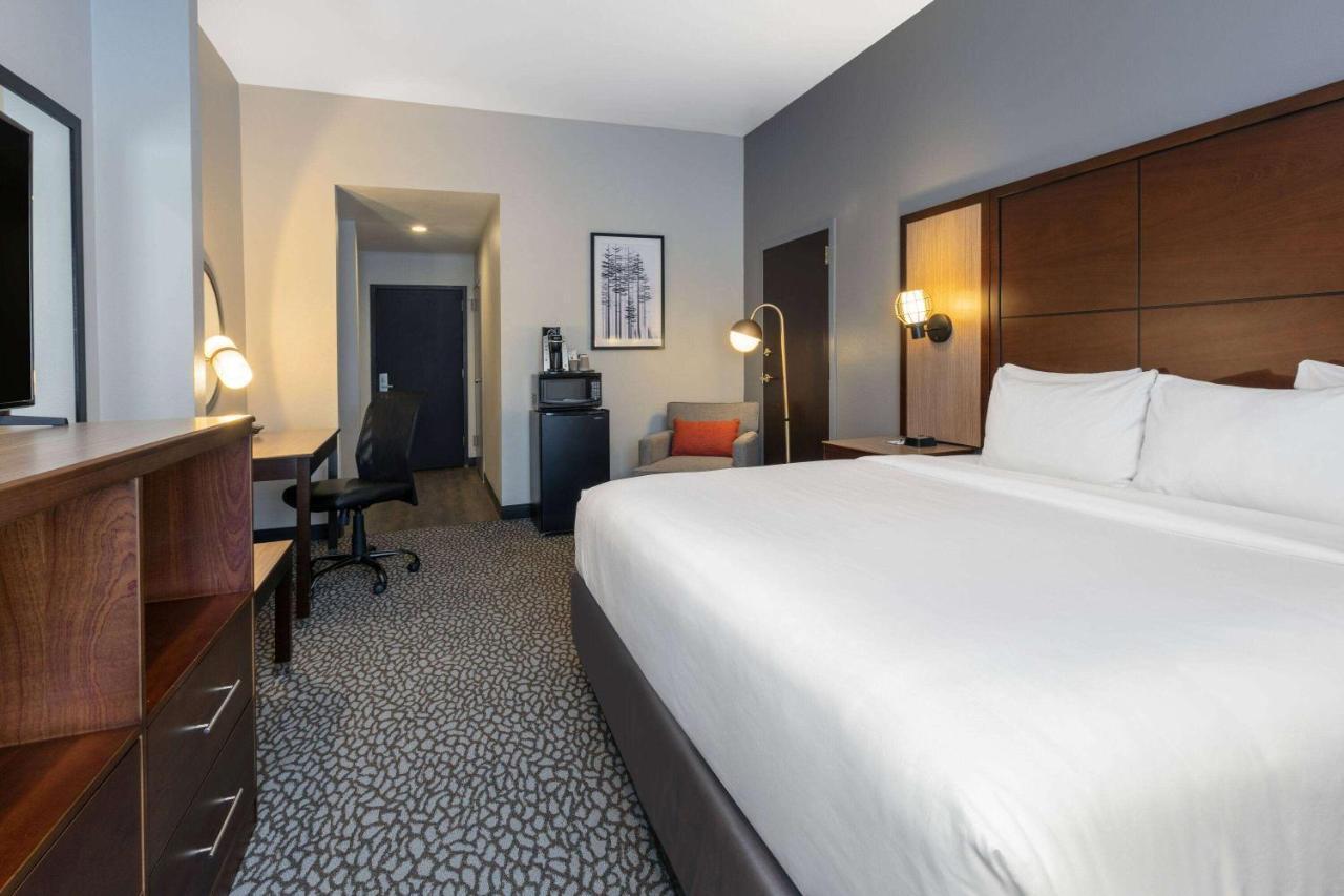 Hotel Wingate By Wyndham - Dfw North