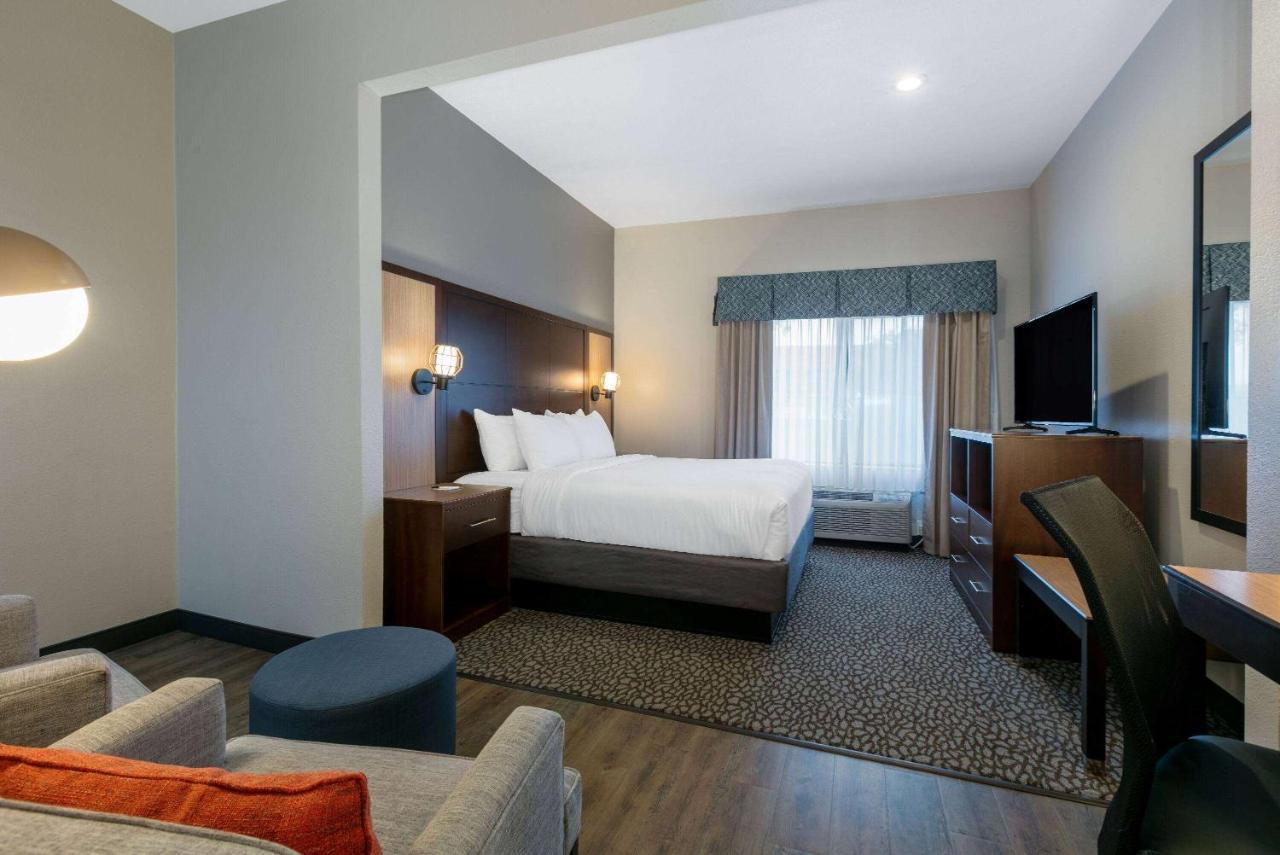 Wingate By Wyndham - Dfw North Hotel
