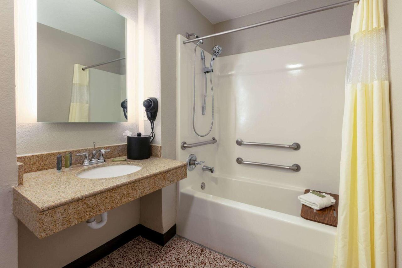 Wingate By Wyndham - Dfw North Irving