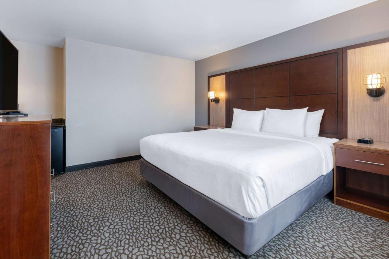 Hotel Wingate By Wyndham - Dfw North 2*