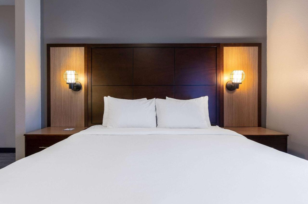 Wingate By Wyndham - Dfw North 2*