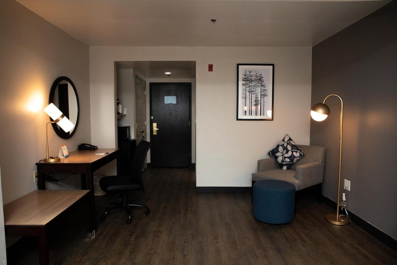 Hotel Wingate By Wyndham - Dfw North